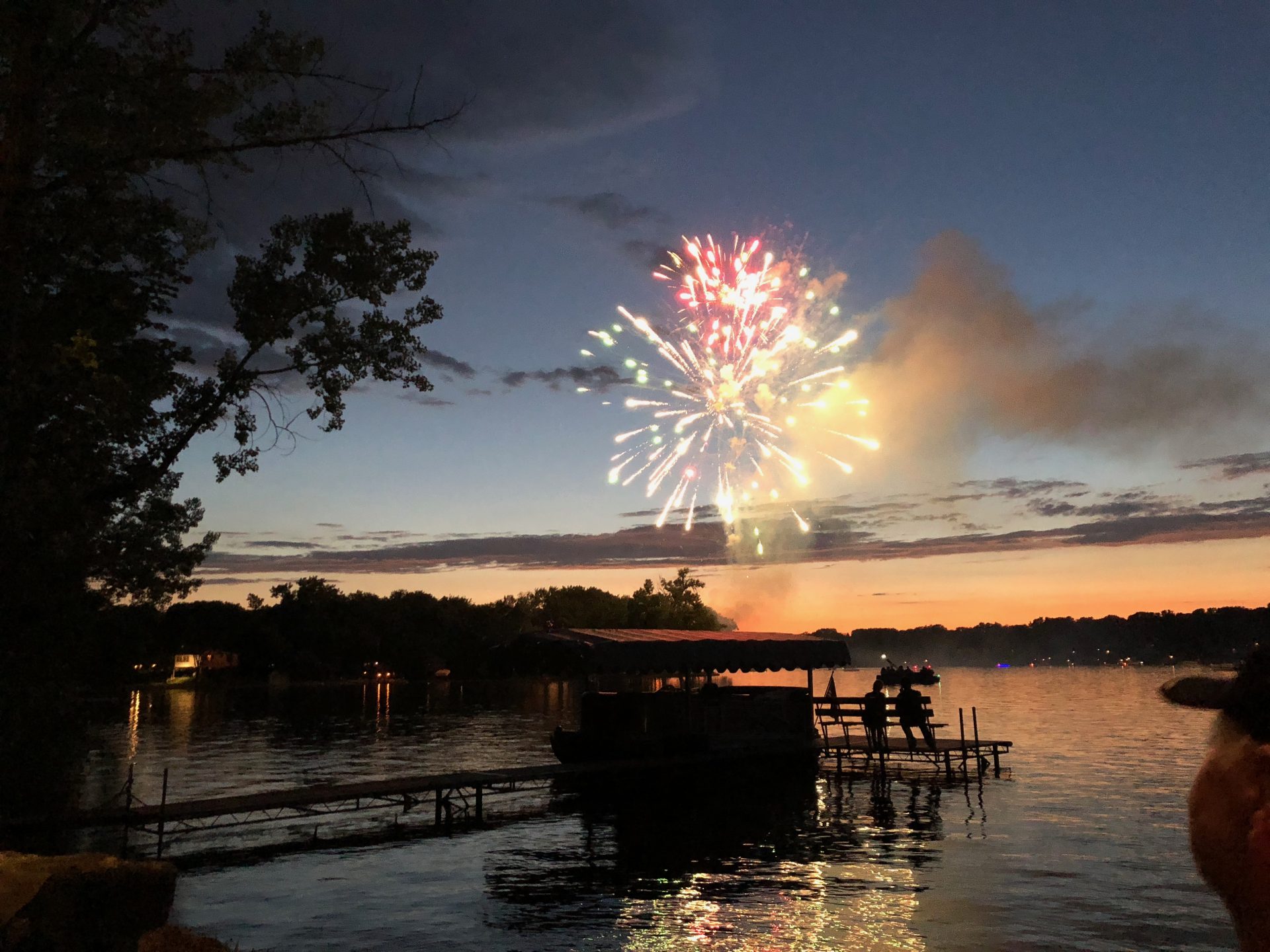 Crystal Lake Fireworks Burnsville, MN 4th of July Fireworks